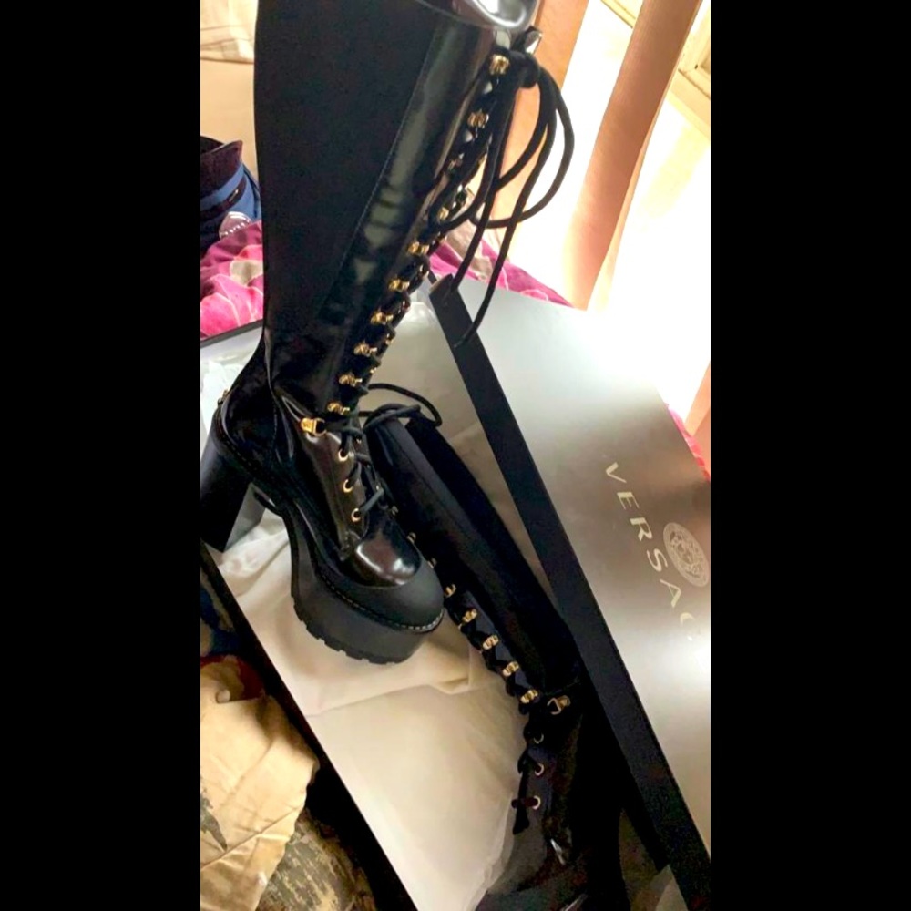 BRAND NEW NEVER WORN VERSACE SHOES